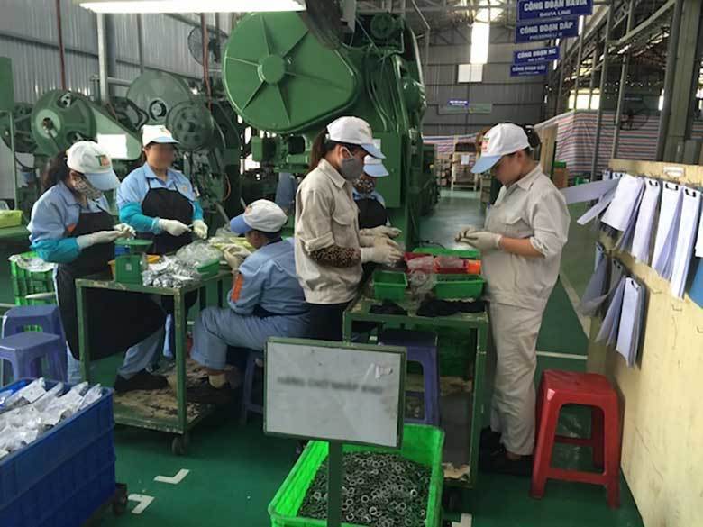 金属加工の単価を下げたいなら、部品の海外調達も検討を